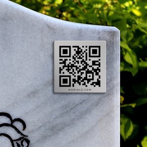 Morialz QR плочка за споменик